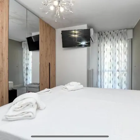 Incantevole Con Vista E Servizi Апартаменты Сирмионе