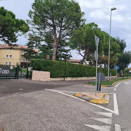 Incantevole Con Vista E Servizi * Сирмионе